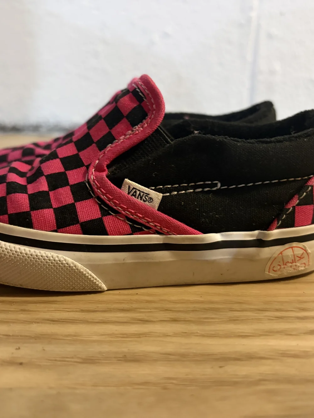 Vans Kids Low-Top Checkerboard Sneakers - Black & Hot Pink